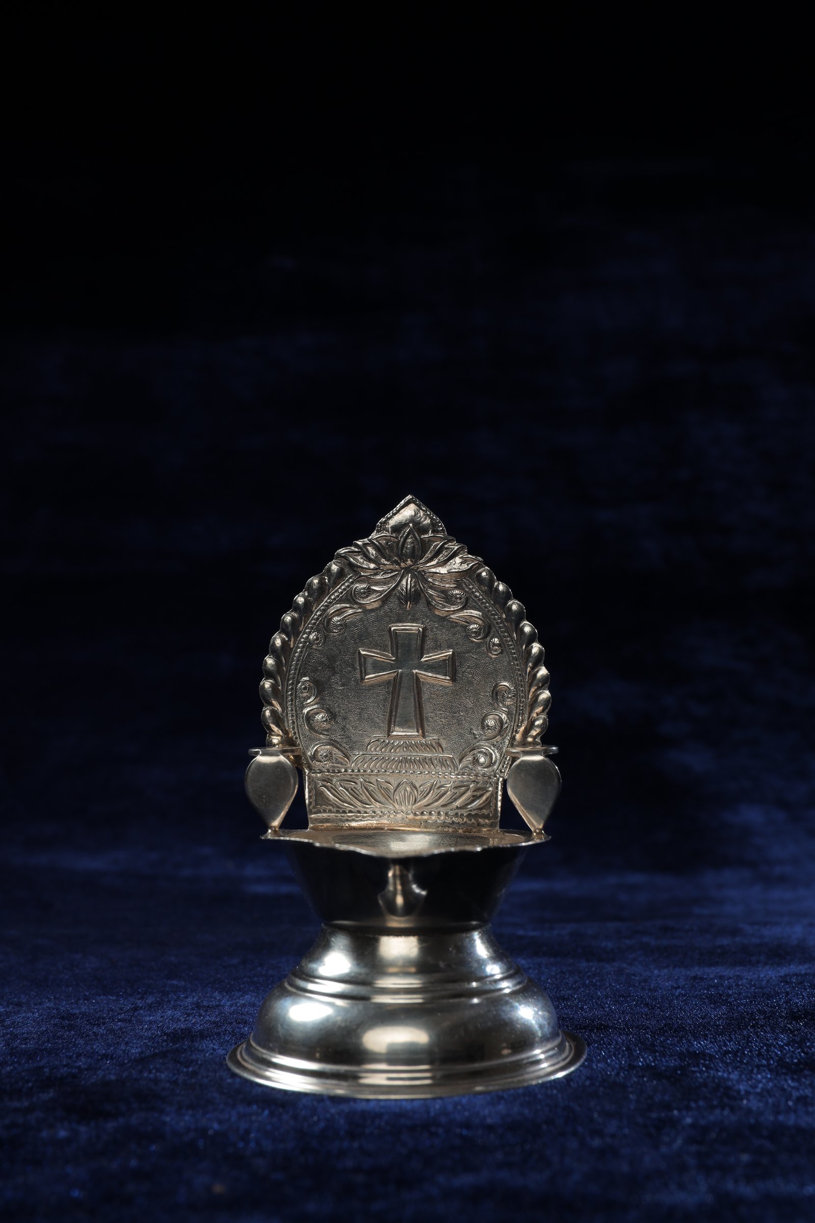 Cross Kamachi Vilaku