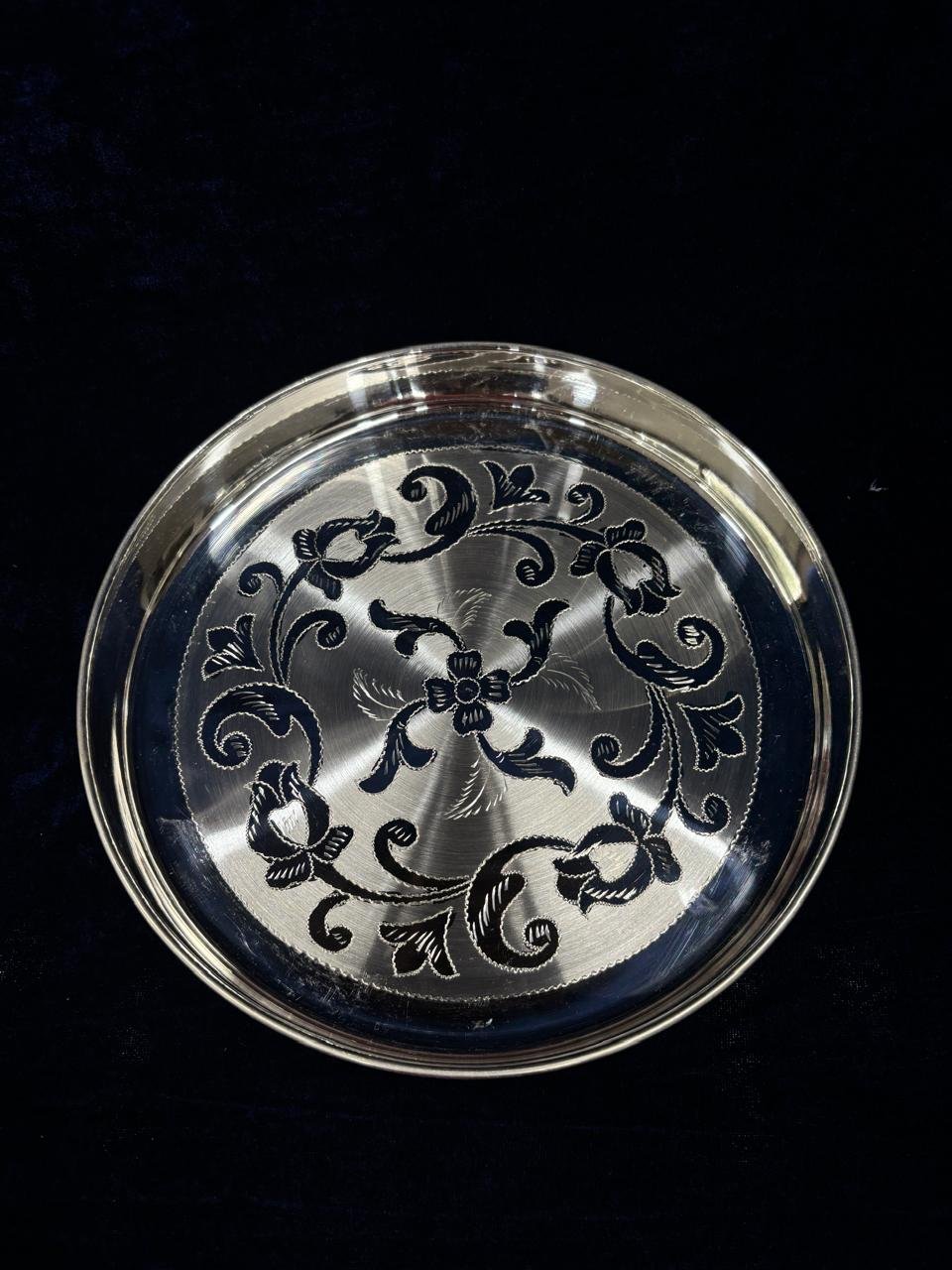 Round Meals Plate with Engraving
