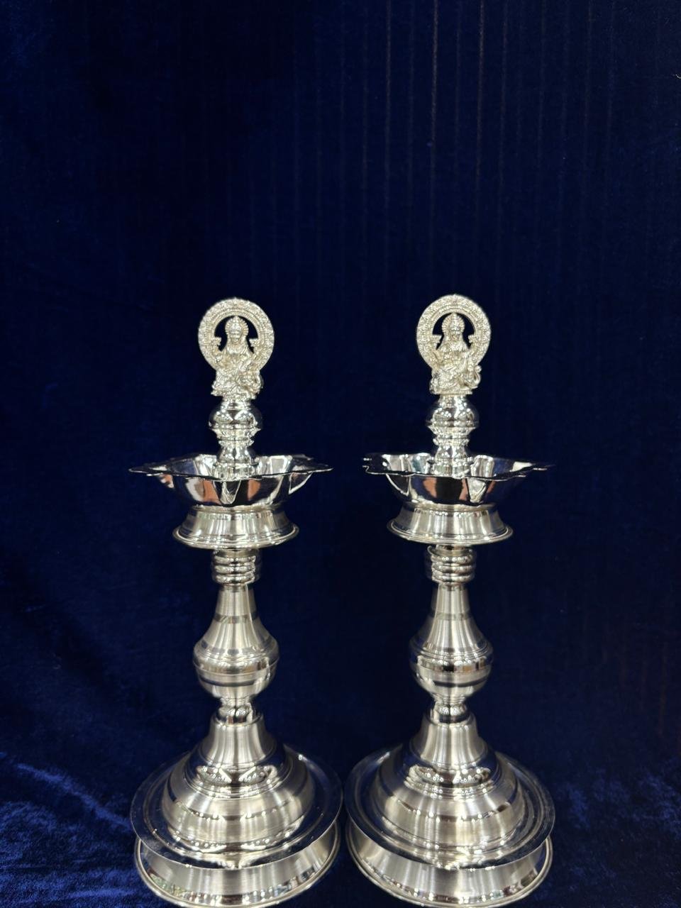 Double Polish Kuthu Vilaku With Lakshmi