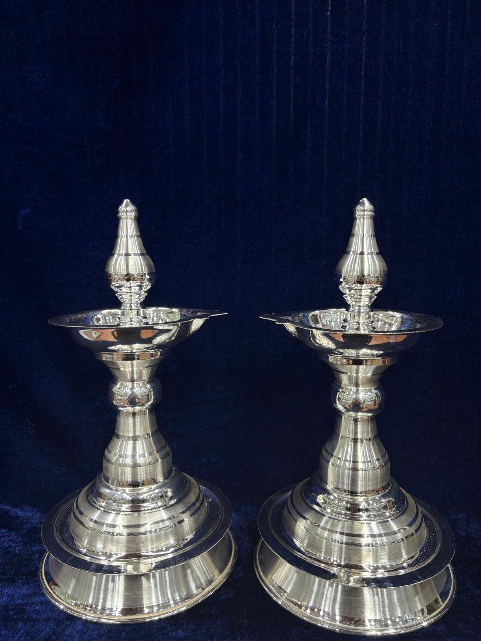 Short Malabar Mogu with Single Face Vilaku 